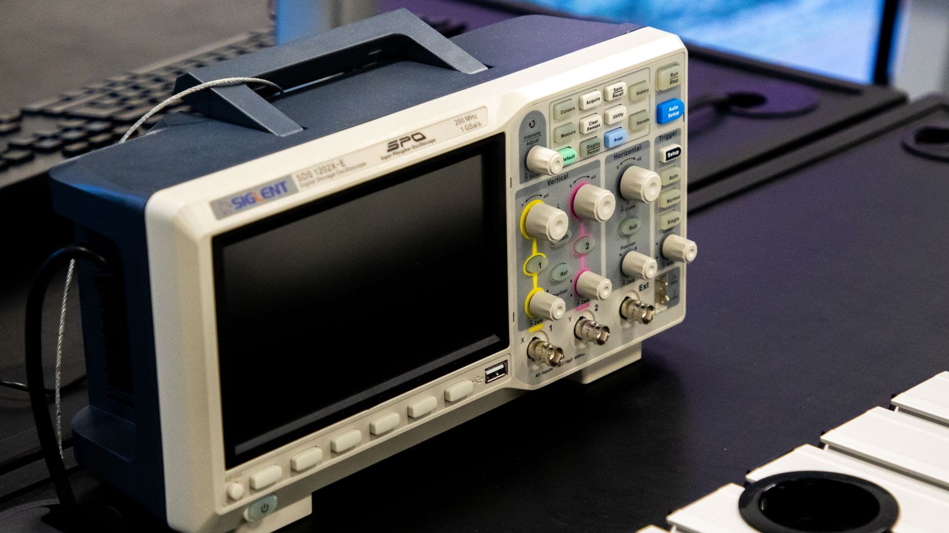 Oscilloscope electronics lab